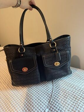 Vintage 04’ Coach Tote 5376